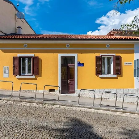 Apartment Lazzarich With Terrace Porec