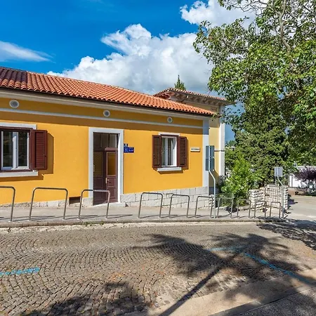 Lazzarich With Terrace Apartment Porec